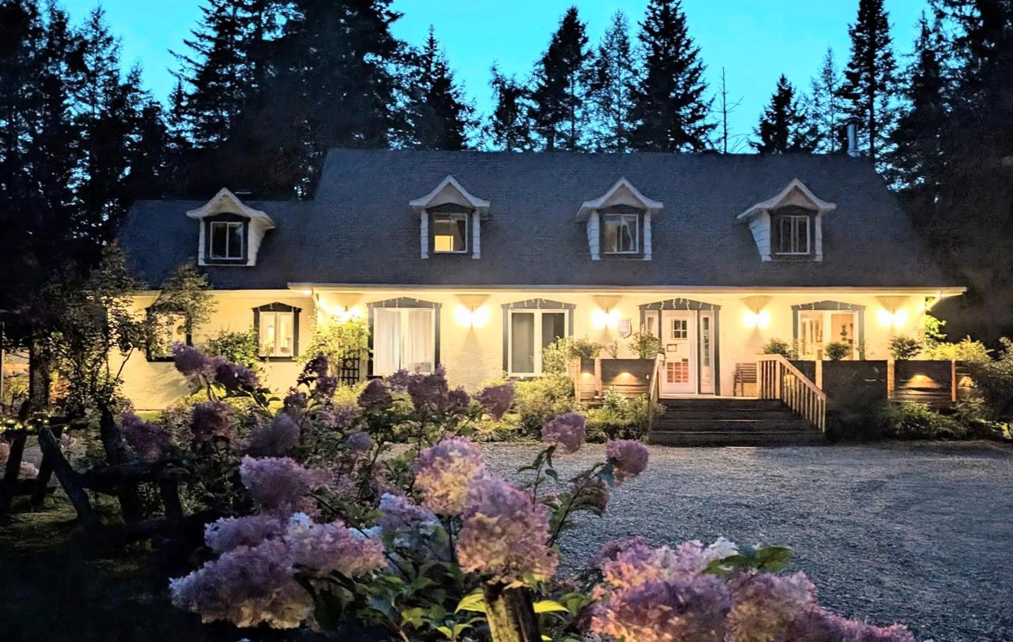 Bed and Breakfast La Tremblante Мон-Трамблан Экстерьер фото